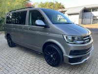 VOLKSWAGEN TRANSPORTER SHUTTLE