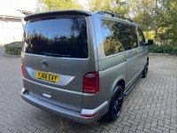 VOLKSWAGEN TRANSPORTER SHUTTLE