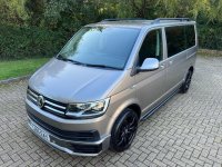 VOLKSWAGEN TRANSPORTER SHUTTLE