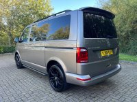 VOLKSWAGEN TRANSPORTER SHUTTLE