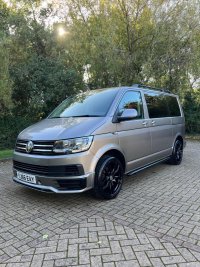 VOLKSWAGEN TRANSPORTER SHUTTLE