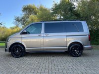 VOLKSWAGEN TRANSPORTER SHUTTLE
