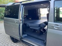 VOLKSWAGEN TRANSPORTER SHUTTLE