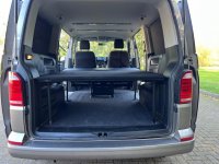 VOLKSWAGEN TRANSPORTER SHUTTLE