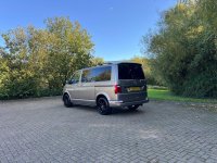 VOLKSWAGEN TRANSPORTER SHUTTLE