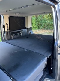 VOLKSWAGEN TRANSPORTER SHUTTLE