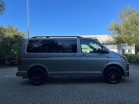 VOLKSWAGEN TRANSPORTER SHUTTLE