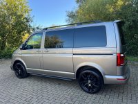 VOLKSWAGEN TRANSPORTER SHUTTLE