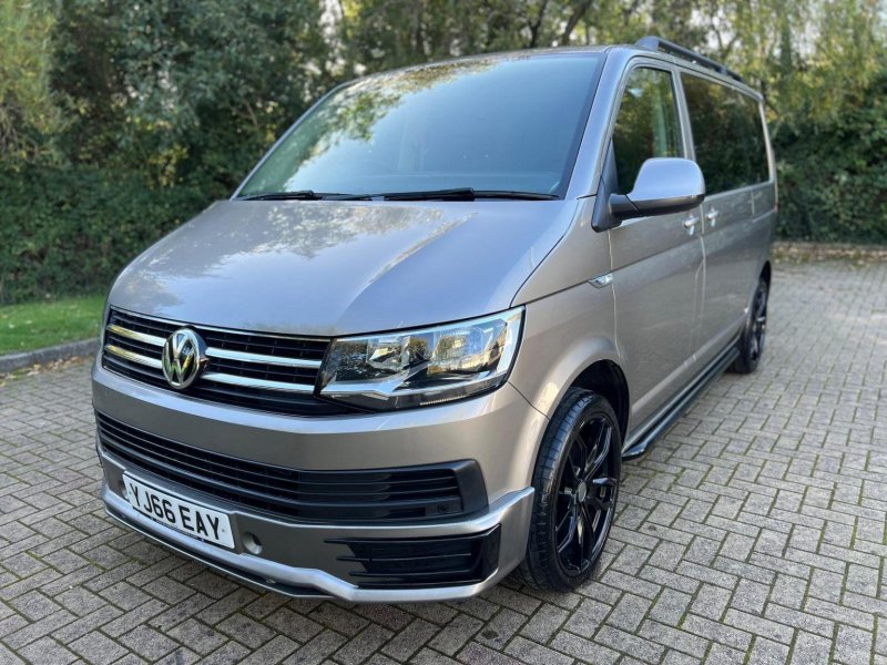 VOLKSWAGEN TRANSPORTER SHUTTLE