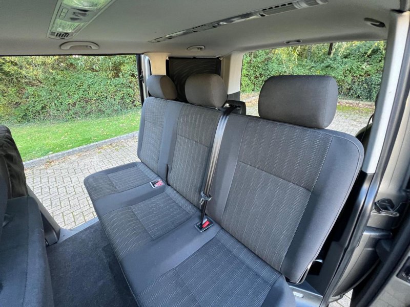 VOLKSWAGEN TRANSPORTER SHUTTLE