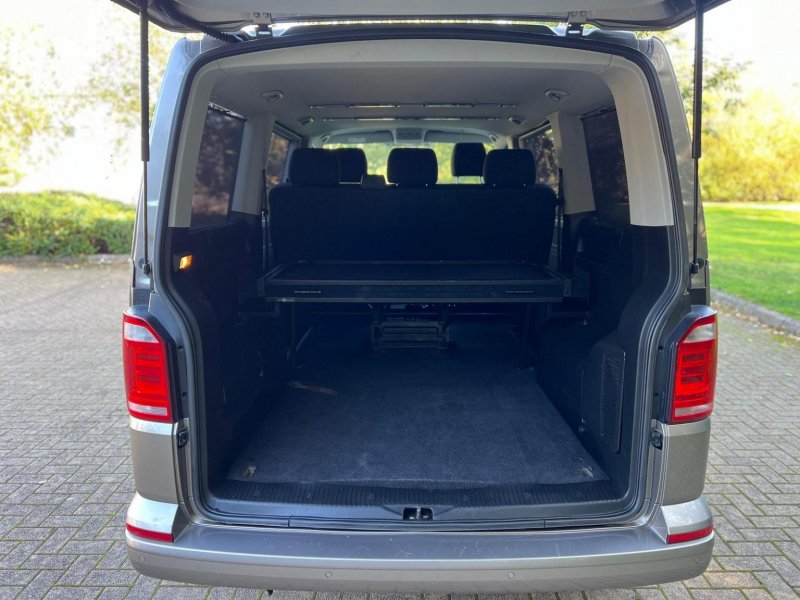 VOLKSWAGEN TRANSPORTER SHUTTLE