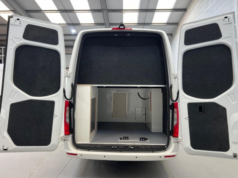MERCEDES-BENZ SPRINTER