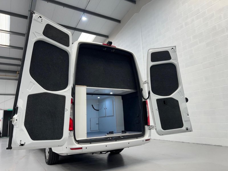 MERCEDES-BENZ SPRINTER