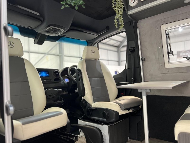 MERCEDES-BENZ SPRINTER