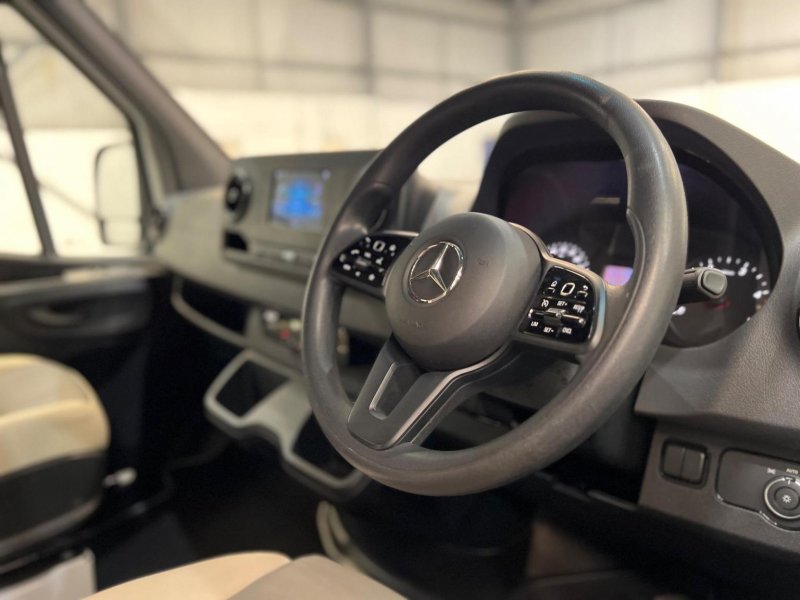 MERCEDES-BENZ SPRINTER